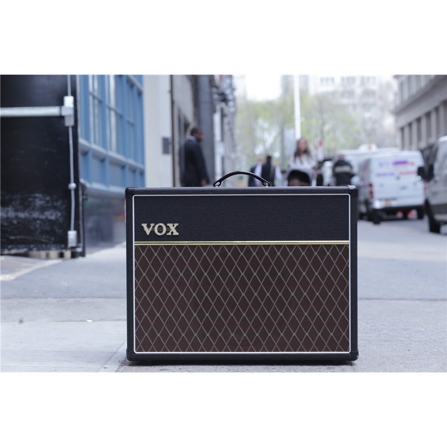 56-vox-ac30s1-onetwelve-c1020100115_6