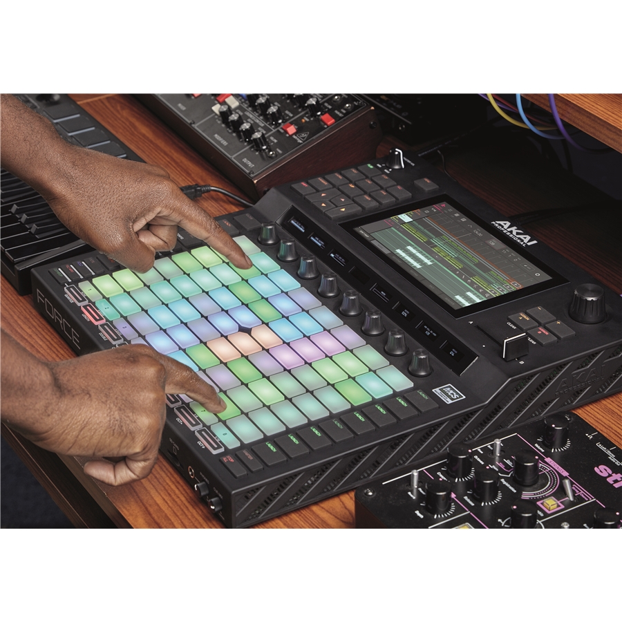 8-akai-professional-force-6020005090_0