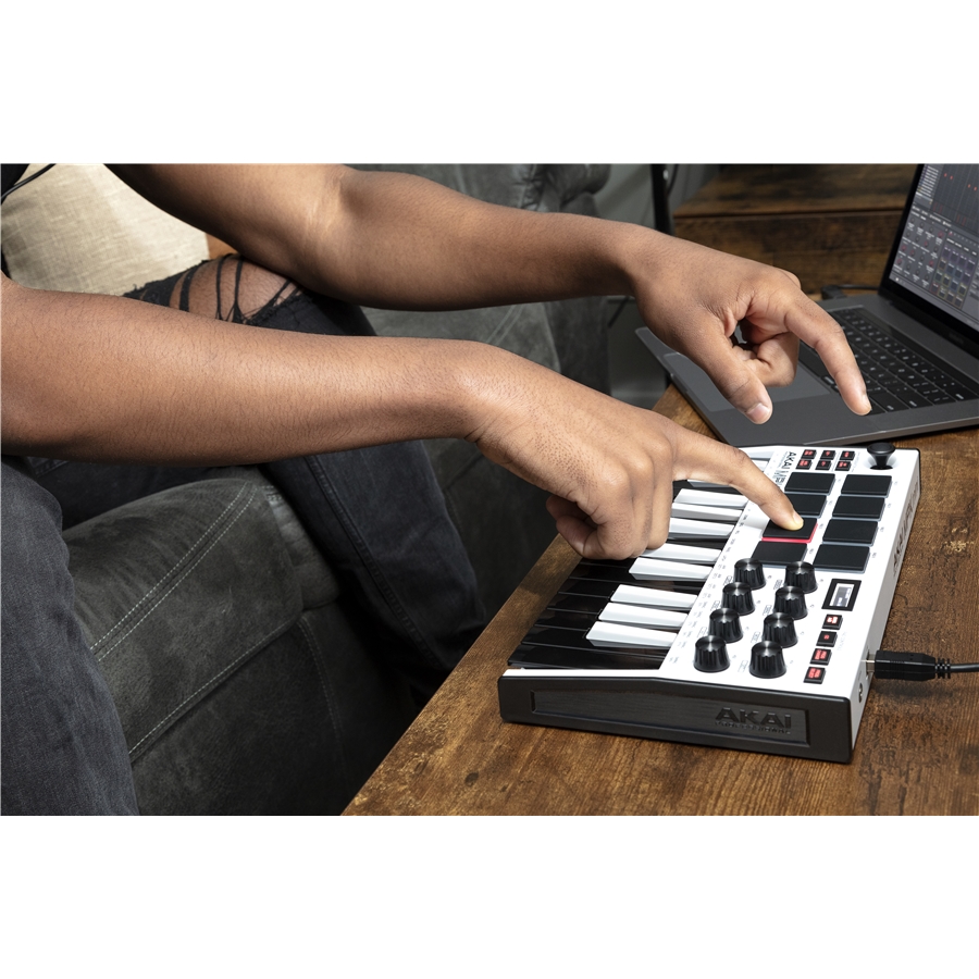8-akai-professional-mpk-mini-mkiii-white-1070015545_11